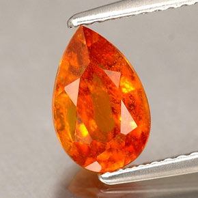 Clinohumite Naranja amarillo natural de 1.75 ct, En forma de pera, SI