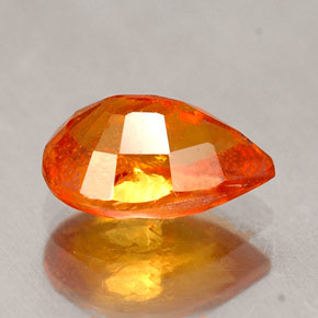 Clinohumite Naranja amarillo natural de 1.75 ct, En forma de pera, SI