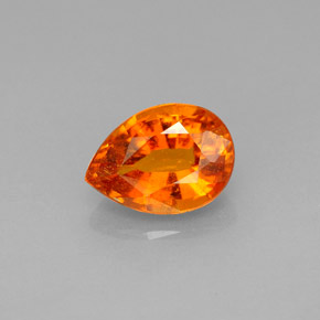 Clinohumita naranja amarillento natural de 1,62 ct, en forma de pera, SI
