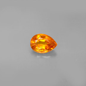 Clinohumite Naranja amarillo natural de 0.91 ct, En forma de pera, SI