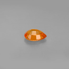 Clinohumite Naranja amarillo natural de 0.91 ct, En forma de pera, SI