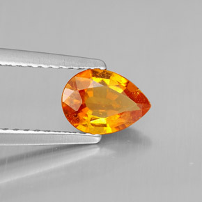 Clinohumite Naranja amarillo natural de 0.72 ct, En forma de pera, VS-SI