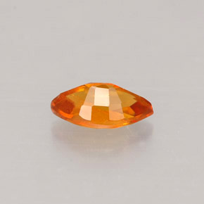 Clinohumita naranja natural de 0,56 ct, marquesa, VS