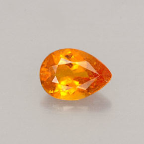 Clinohumita naranja natural de 0,73 ct, en forma de pera, VS-SI