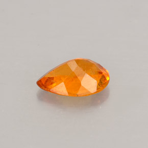 Clinohumita naranja natural de 0,73 ct, en forma de pera, VS-SI