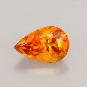 Clinohumite Naranja amarillo natural de 1.44 ct, En forma de pera, VS
