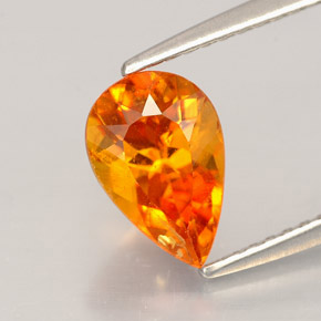 Clinohumite Naranja amarillo natural de 1.44 ct, En forma de pera, VS