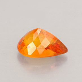 Clinohumite Naranja amarillo natural de 1.44 ct, En forma de pera, VS