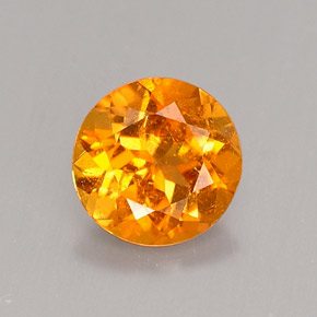 Clinohumita naranja natural de 0,62 ct, corte redondo, VS-SI
