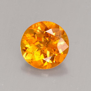 Clinohumita naranja natural de 0,62 ct, corte redondo, VS-SI