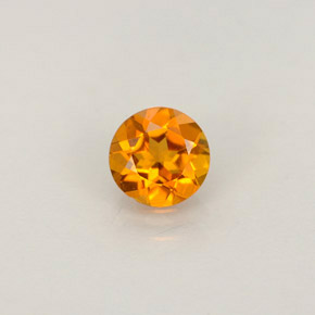 Clinohumita naranja amarillento natural de 0,52 ct, corte redondo, VS