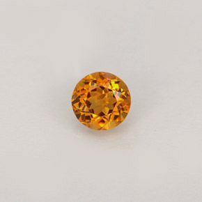 Clinohumita naranja amarillento natural de 0,46 ct, corte redondo, VS