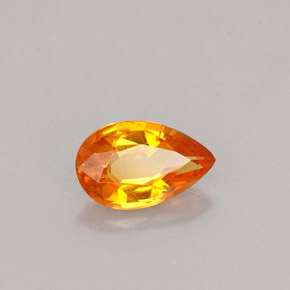 Clinohumite Naranja amarillo natural de 0.58 ct, En forma de pera, VS