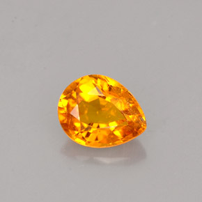 Clinohumite Naranja amarillo natural de 0.75 ct, En forma de pera, VS-SI