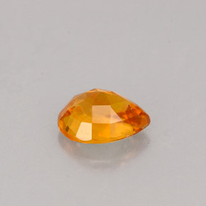 Clinohumite Naranja amarillo natural de 0.75 ct, En forma de pera, VS-SI