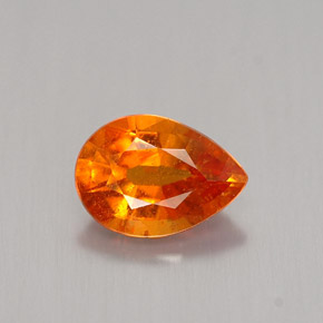 Clinohumite Naranja amarillo natural de 0.98 ct, En forma de pera, VS-SI