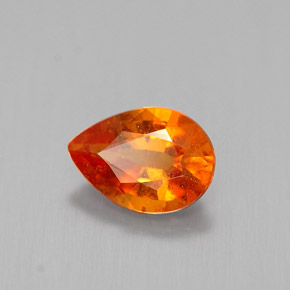 Clinohumite Naranja amarillo natural de 0.98 ct, En forma de pera, VS-SI