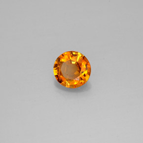 Clinohumita naranja natural de 0,57 ct, corte redondo, SI
