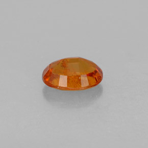Clinohumita naranja natural de 1,36 ct, corte óvalo, SI