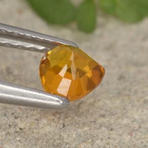 Clinohumite Naranja amarillo natural de 0.46 ct, En forma de pera, VS-SI