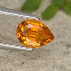 Clinohumite Naranja amarillo natural de 0.70 ct, En forma de pera, VS-SI
