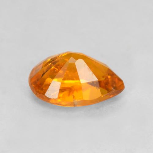 Clinohumita naranja natural de 0,71 ct, en forma de pera, SI-I1