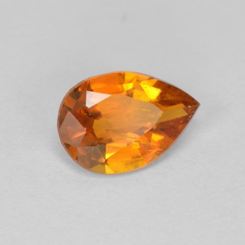 Clinohumita naranja natural de 0,96 ct, en forma de pera, SI