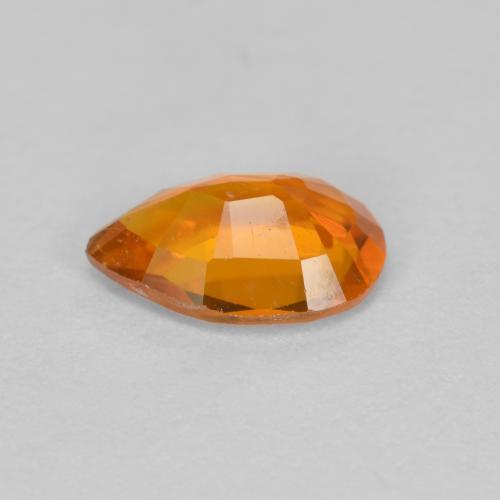 Clinohumita naranja natural de 0,96 ct, en forma de pera, SI