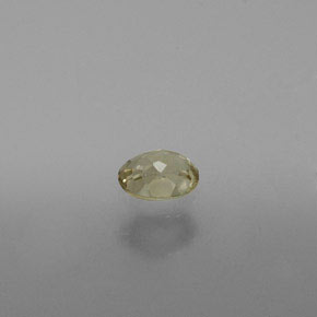 Diasporo con cambio de color  natural de 0,32 ct, corte óvalo, VS