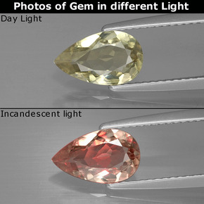 Diasporo con cambio de color  natural de 1,32 ct, en forma de pera, VS