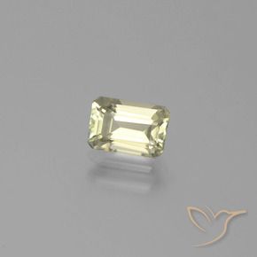 Diásporo con Cambio de Color Amarillo claro natural de 0.90 ct, Corte Octágono / Esmeralda, VVS-VS