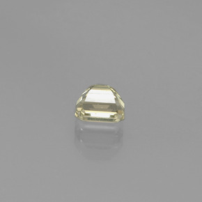 Diásporo con Cambio de Color Amarillo claro natural de 0.83 ct, corte esmeralda, VVS-VS