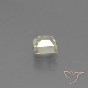 Diásporo con Cambio de Color Amarillo muy pálido natural de 0.60 ct, Cuadrado, VS-SI