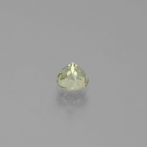 Diásporo con Cambio de Color Amarillo pálido natural de 0.63 ct, Corte Redondo, VS