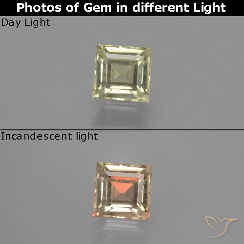 Diásporo con Cambio de Color Amarillo muy pálido natural de 0.83 ct, Cuadrado, VVS-VS