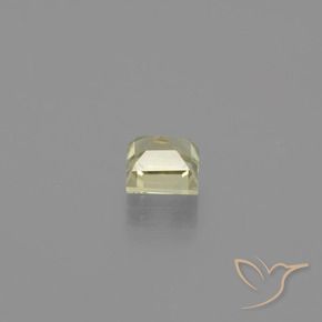 Diásporo con Cambio de Color Amarillo muy pálido natural de 0.83 ct, Cuadrado, VVS-VS