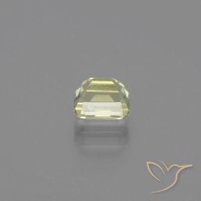 Diásporo con Cambio de Color Amarillo muy pálido natural de 0.92 ct, Corte Octágono / Esmeralda, VVS-VS