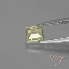 Diásporo con Cambio de Color Amarillo muy claro natural de 0.81 ct, Cuadrado, VS