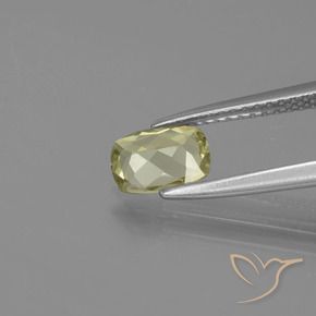 Diásporo con Cambio de Color Amarillo muy pálido natural de 0.73 ct, Forma Cojín, VVS