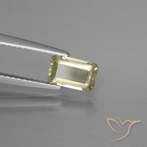 Diásporo con Cambio de Color Verde amarillo natural de 0.84 ct, Corte Octágono / Esmeralda, VS