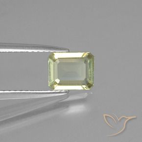 Diásporo con Cambio de Color Amarillo pálido natural de 0.90 ct, Corte Octágono / Esmeralda, VVS-VS