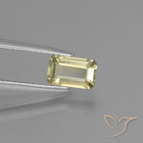 Diásporo con Cambio de Color Amarillo muy claro natural de 0.84 ct, Corte Octágono / Esmeralda, VS
