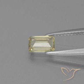 Diásporo con Cambio de Color Amarillo claro natural de 0.82 ct, Corte Octágono / Esmeralda, VVS-VS