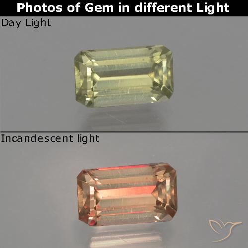 1.05ct Natural Verde amarillo Diásporo con Cambio de Color, corte esmeralda, VVS-VS