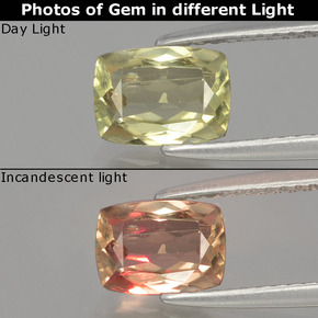 Diásporo con Cambio de Color Amarillo medio natural de 1.12 ct, Corte Cojín, VS