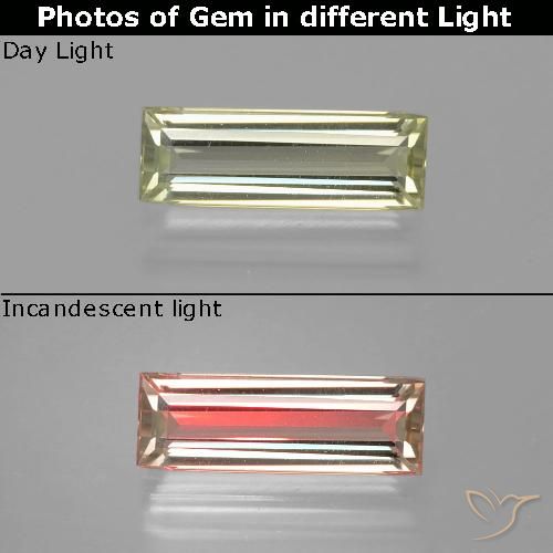 Diásporo con Cambio de Color Amarillo muy claro natural de 1.18 ct, Corte Baguette, VVS