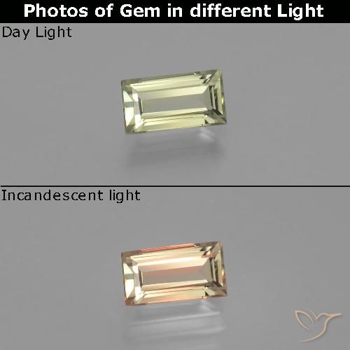 Diásporo con Cambio de Color Amarillo muy claro natural de 1.27 ct, Corte Baguette, VVS