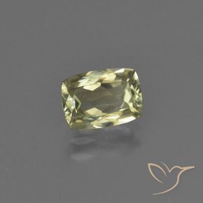 Diásporo con Cambio de Color Amarillo pálido natural de 1.08 ct, Forma Cojín, VS