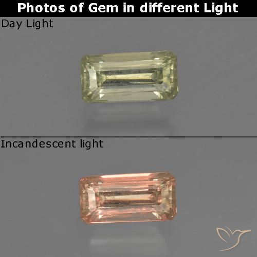 0.72ct Natural Verde amarillo Diásporo con Cambio de Color, corte esmeralda, VS