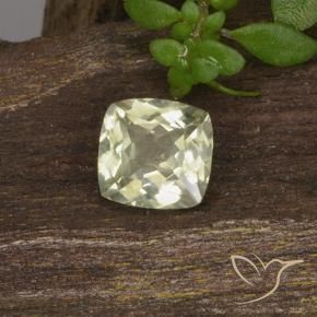 Diásporo con Cambio de Color Amarillo muy claro natural de 0.76 ct, Forma Cojín, VS